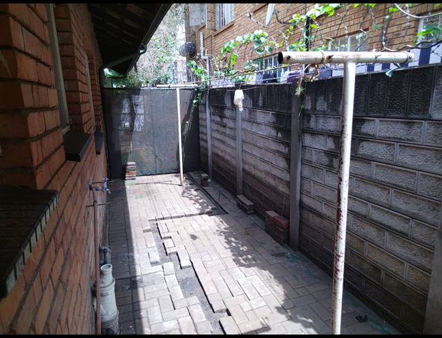 2 BEDROOM APARTMENT FOR SALE IN RUSTENBURG CENTRAL